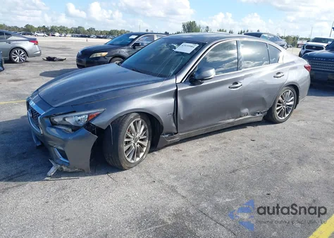 2019 Infiniti Q50 3.0T Luxe z USA, uszkodzony, nr VIN JN1EV7AP3KM543143